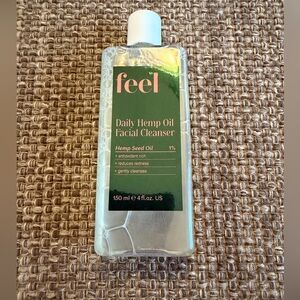 FEEL BEAUTY Hemp Oil Facial Cleanser